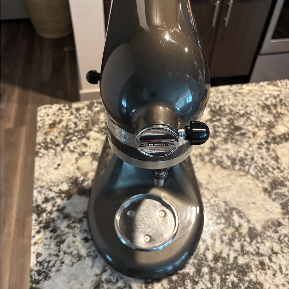 KitchenAid Deluxe Edition Stand Mixer Base - Metallic Gray - Picture 4 of 8